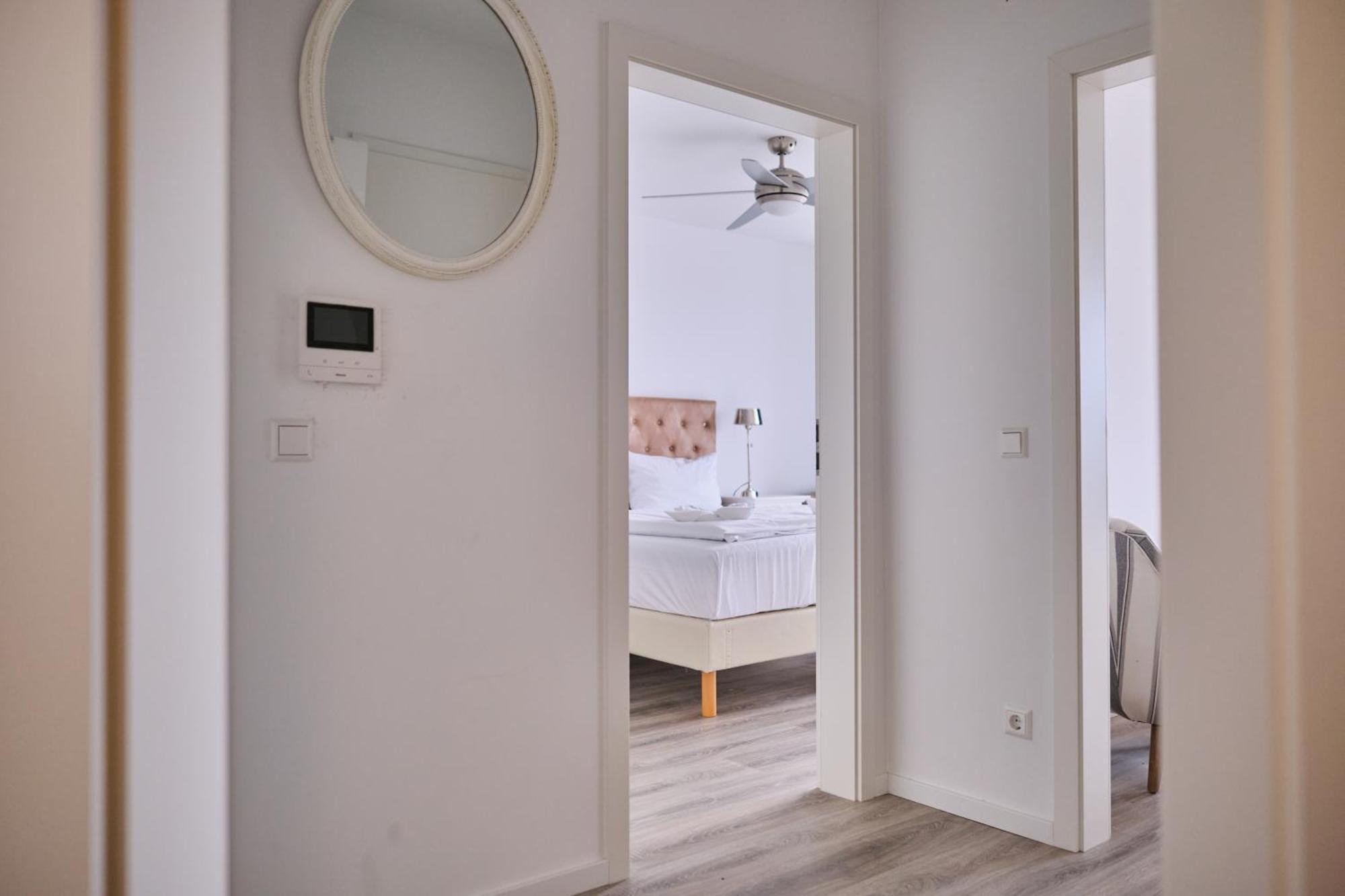 H24 Factory Apartments Wolfsburg Bagian luar foto